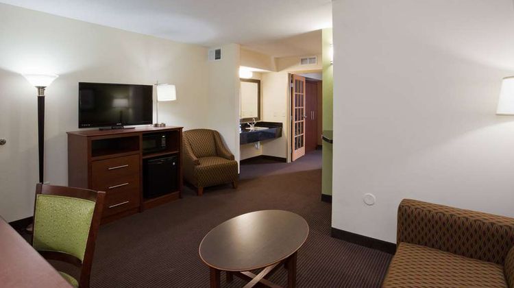 AmericInn by Wyndham Hawley Suite