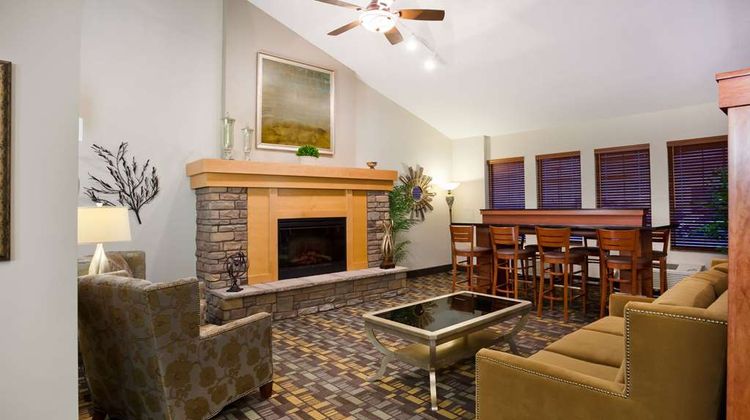 AmericInn by Wyndham Hawley Lobby