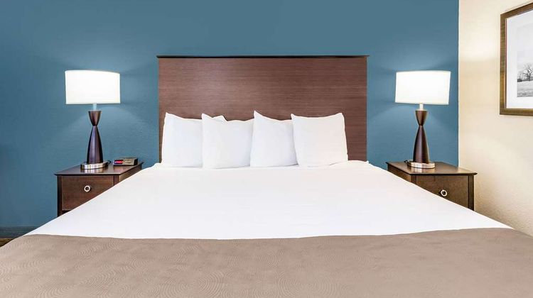 AmericInn by Wyndham Burnsville Room