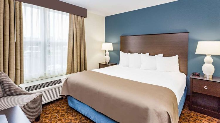 AmericInn by Wyndham Burnsville Suite