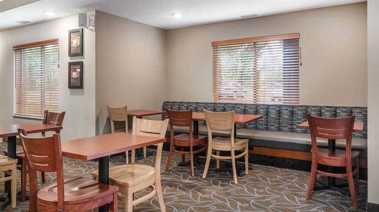 <b>AmericInn Hotel & Suites Winona Lobby</b>. Images powered by <a href="https://iceportal.shijigroup.com/" title="IcePortal" target="_blank">IcePortal</a>.