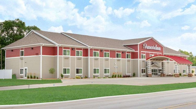 AmericInn by Wyndham Humboldt Exterior
