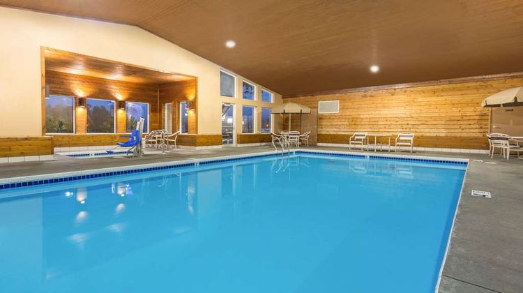 AmericInn by Wyndham Boscobel Pool