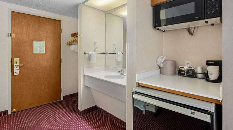 <b>AmericInn Hotel & Suites Denver Airport Room</b>. Images powered by <a href="https://iceportal.shijigroup.com/" title="IcePortal" target="_blank">IcePortal</a>.