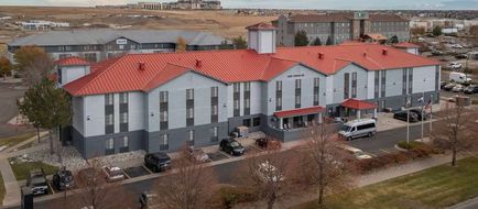 AmericInn Hotel & Suites Denver Airport Exterior