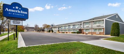 AmericInn by Wyndham St Peter Exterior