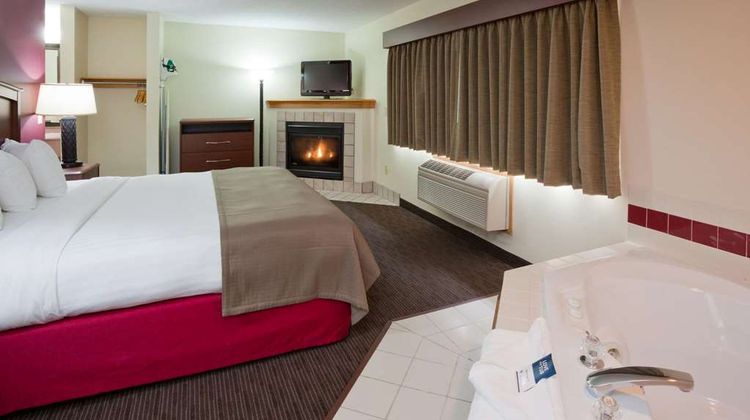AmericInn by Wyndham Princeton Suite