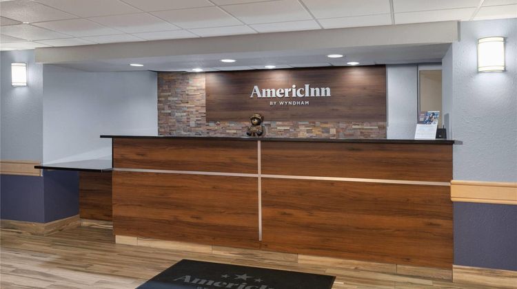 AmericInn Lodge/Suites Douglas Saugatuck Lobby