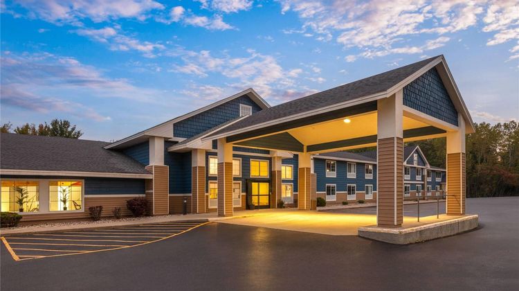 AmericInn Lodge/Suites Douglas Saugatuck Exterior