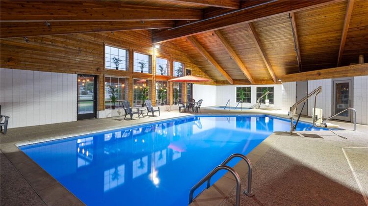 AmericInn Lodge/Suites Douglas Saugatuck Pool