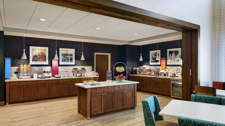 <b>Hampton Inn & Suites Chicago/Waukegan Restaurant</b>. Images powered by <a href="https://iceportal.shijigroup.com/" title="IcePortal" target="_blank">IcePortal</a>.