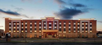 Hampton Inn & Suites Chicago/Waukegan Exterior