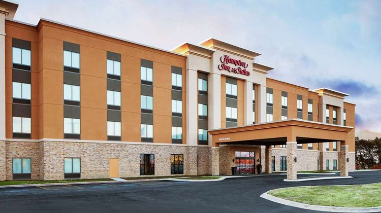 Hampton Inn & Suites Chicago/Waukegan Exterior