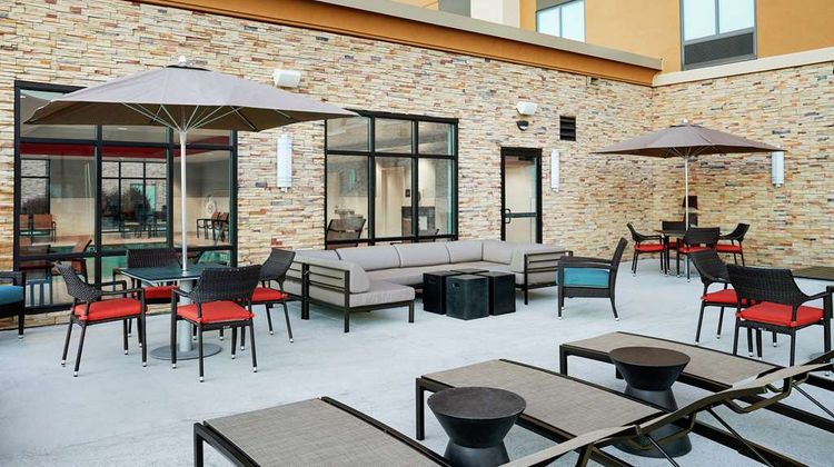 Hampton Inn & Suites Chicago/Waukegan Exterior
