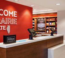 Hampton Inn & Suites Chicago/Waukegan Lobby