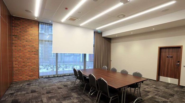 <b>Hampton by Hilton Gdansk Old Town Meeting</b>. Images powered by <a href="https://iceportal.shijigroup.com/" title="IcePortal" target="_blank">IcePortal</a>.
