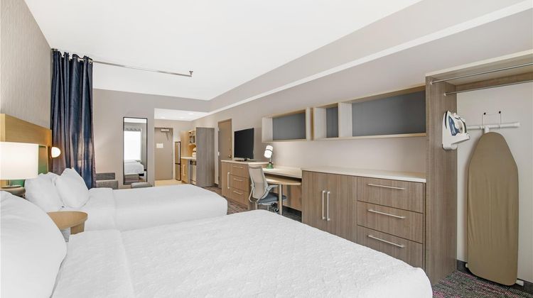 Home2 Suites by Hilton Queensbury Room