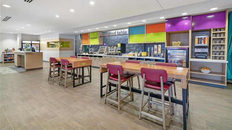 Home2 Suites by Hilton Queensbury Restaurant