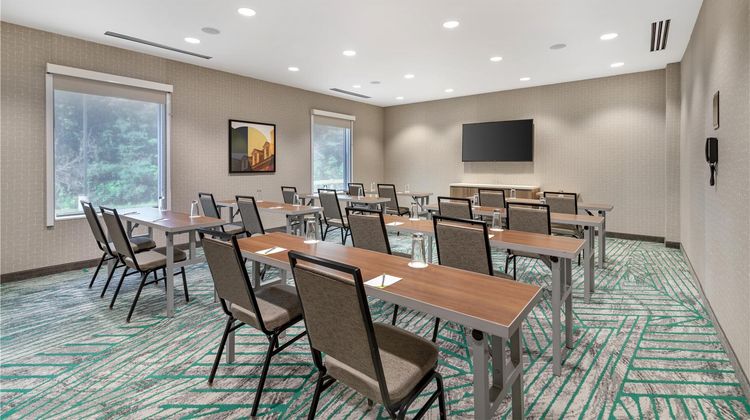 Home2 Suites by Hilton Queensbury Meeting