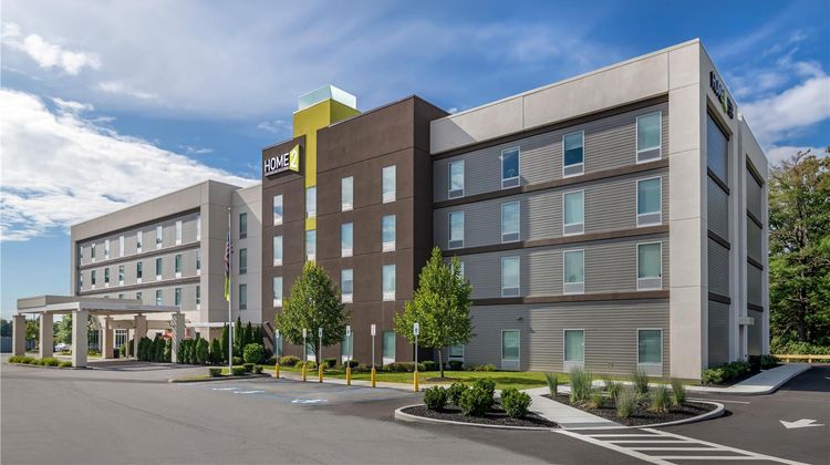Home2 Suites by Hilton Queensbury Exterior