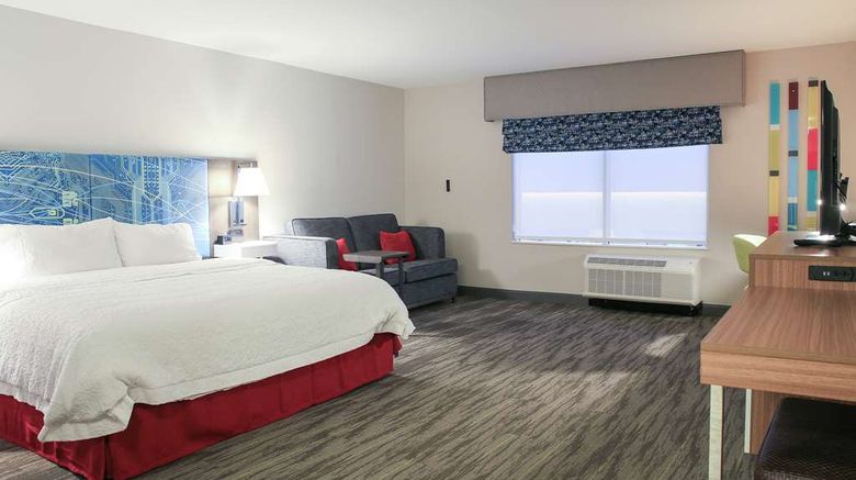<b>Hampton Inn & Suites Mount Laurel Room</b>. Images powered by <a href="https://iceportal.shijigroup.com/" title="IcePortal" target="_blank">IcePortal</a>.