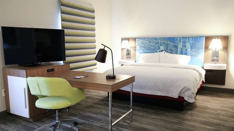 <b>Hampton Inn & Suites Mount Laurel Room</b>. Images powered by <a href="https://iceportal.shijigroup.com/" title="IcePortal" target="_blank">IcePortal</a>.