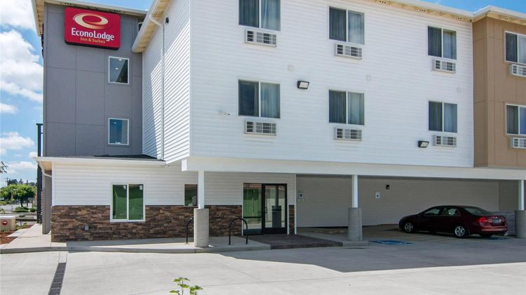 Econo Lodge Inn & Suites Exterior
