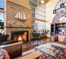 Inn at Port Gardner, Ascend Coll Lobby