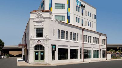 Tru by Hilton Downtown Riverwalk