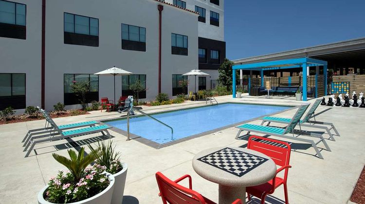 Tru by Hilton Downtown Riverwalk Pool