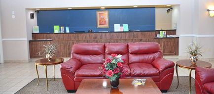 Baymont Inn & Suites Brenham Lobby