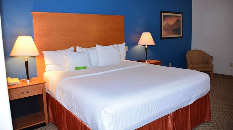 Baymont Inn & Suites Brenham Room