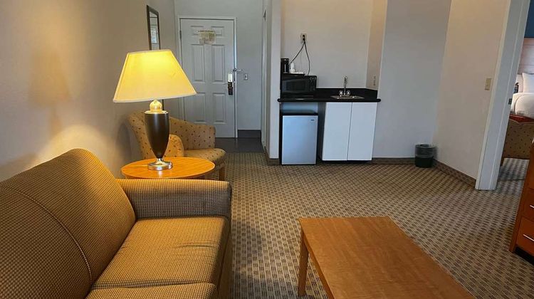 Baymont Inn & Suites Brenham Room