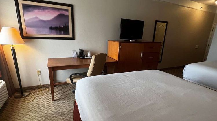 Baymont Inn & Suites Brenham Room
