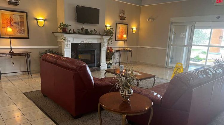 Baymont Inn & Suites Brenham Lobby
