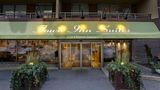 Town Inn Suites Exterior