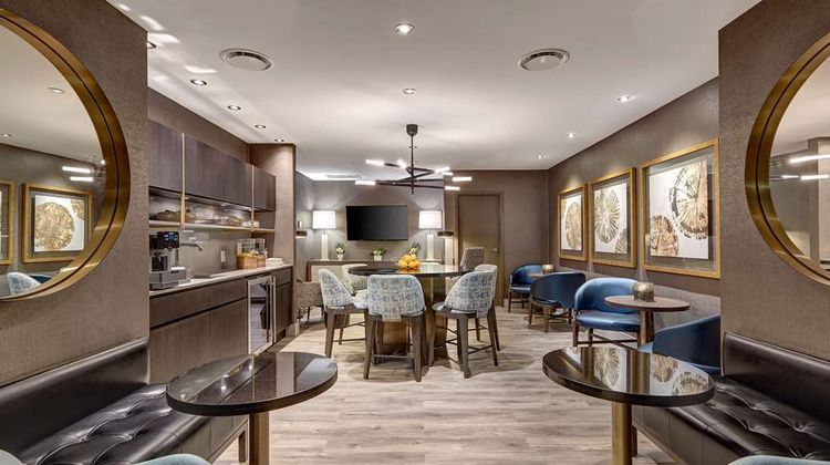Town Inn Suites Lobby