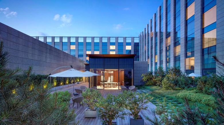 <b>Hyatt Regency Beijing Wangjing Recreation</b>. Images powered by <a href="https://iceportal.shijigroup.com/" title="IcePortal" target="_blank">IcePortal</a>.