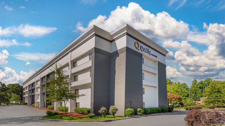 Quality Inn & Suites Raleigh Airport Exterior