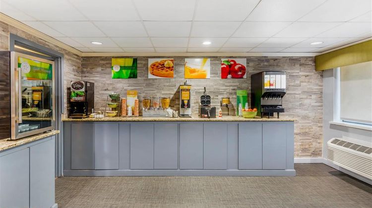 Quality Inn & Suites Raleigh Airport Restaurant