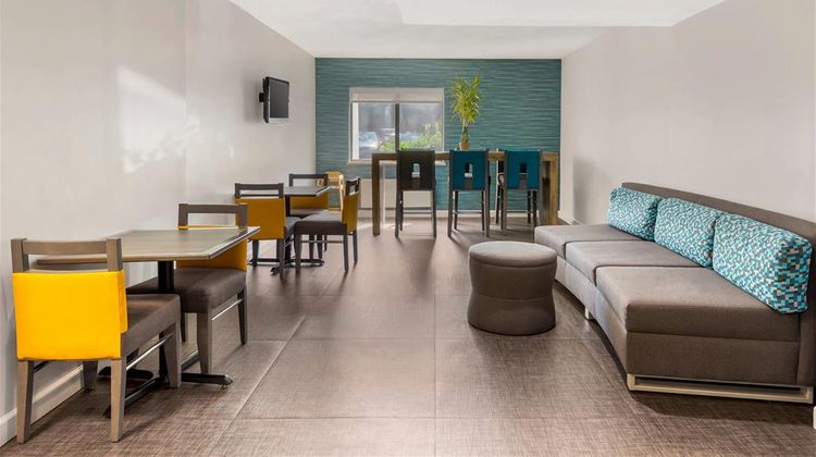 Quality Inn & Suites Raleigh Airport Restaurant