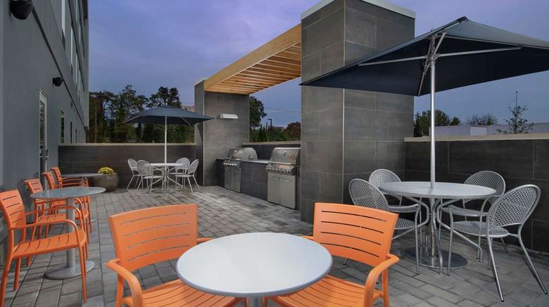 <b>Home2 Suites Charlottesville Dtwn Exterior</b>. Images powered by <a href="https://iceportal.shijigroup.com/" title="IcePortal" target="_blank">IcePortal</a>.
