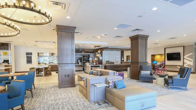 Hilton Garden Inn Cincinnati Midtown Lobby