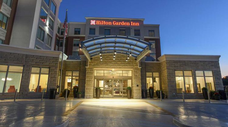 Hilton Garden Inn Cincinnati Midtown Exterior