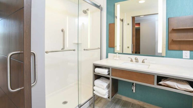 Hilton Garden Inn Cincinnati Midtown Room