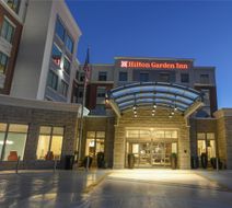 Hilton Garden Inn Cincinnati Midtown Exterior