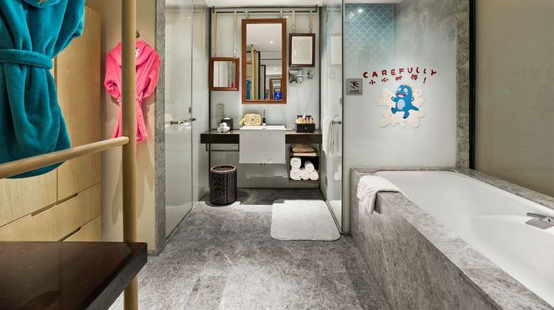 <b>Hilton Dalian Golden Pebble Beach Resort Room</b>. Images powered by <a href="https://iceportal.shijigroup.com/" title="IcePortal" target="_blank">IcePortal</a>.
