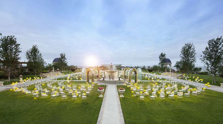 Hilton Dalian Golden Pebble Beach Resort Exterior