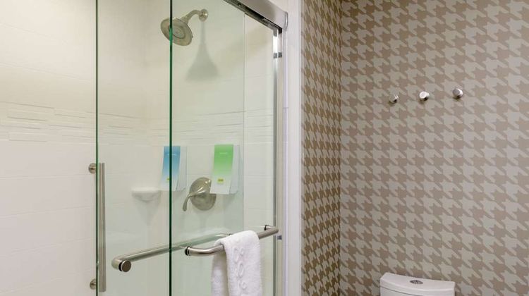 Home2 Suites by Hilton Fort Collins Room