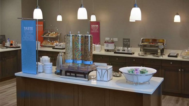 <b>Hampton Inn & Suites Philadelphia/Media Restaurant</b>. Images powered by <a href="https://iceportal.shijigroup.com/" title="IcePortal" target="_blank">IcePortal</a>.